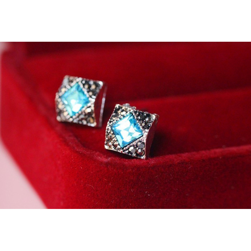 耳钉女款新款 时尚简约蓝宝石正方形耳环饰品R2D160送女朋友七夕情人节礼物