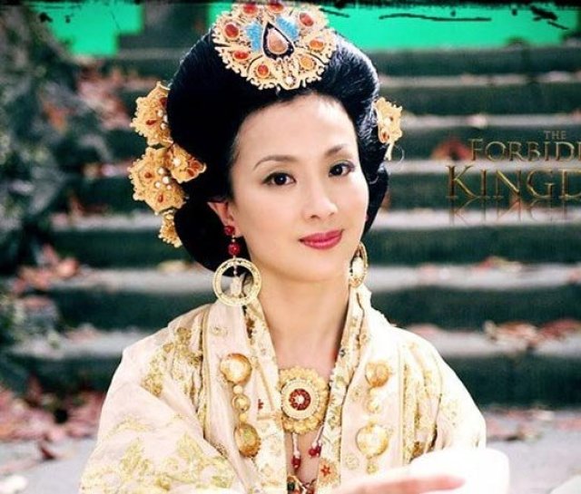 刘亦菲妈妈,国家一级演员,2008年在好莱坞电影《功夫之王》客串王母