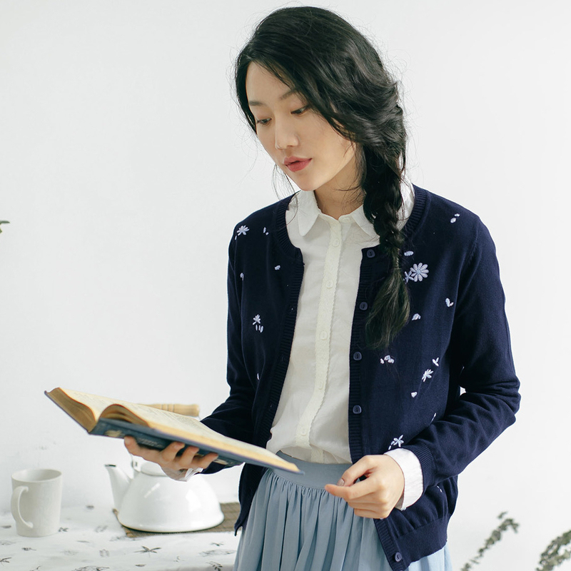 茵曼秋新款文艺范绣花长袖针织开衫女小外套1873131228
