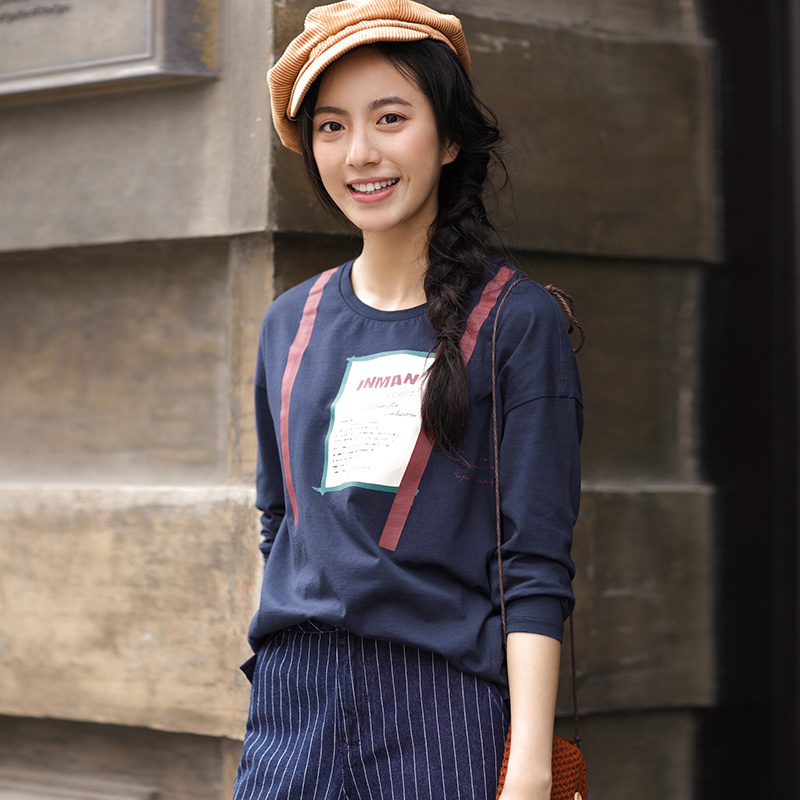 茵曼秋新款前短后长字母印花长袖t恤女圆领宽松白体恤上衣潮