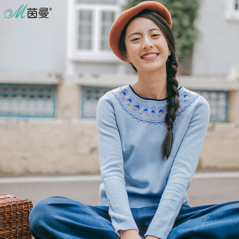 M茵曼新款文艺范撞色绣花圆领套头毛衣女打底1871132285