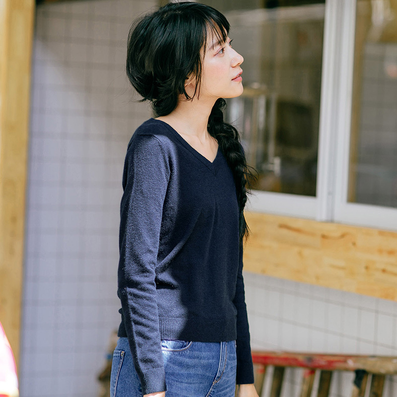 茵曼装新款罗纹V领纯色休闲打底针织毛织衫女1874132423
