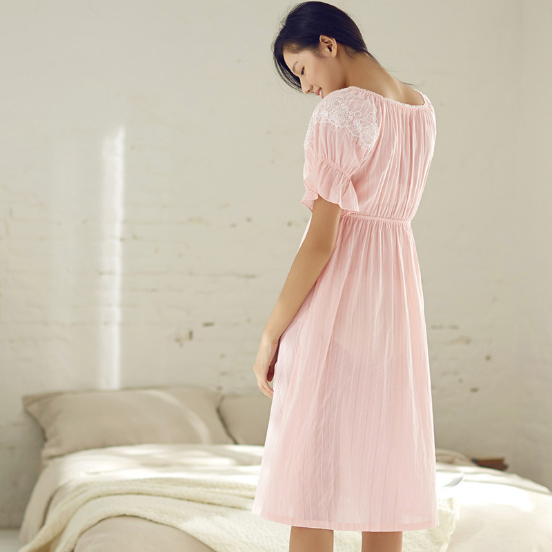 茵曼内衣2017新品甜美公主睡裙蕾丝灯笼袖睡衣家居服9872481027
