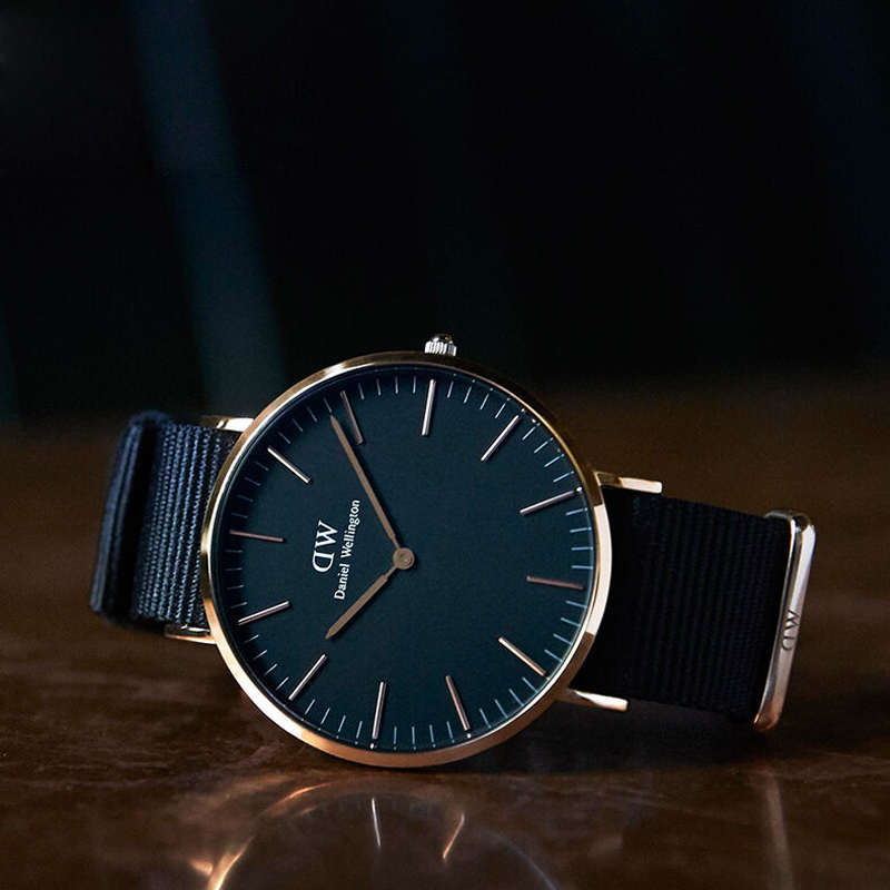 丹尼尔惠灵顿dw男表40mm黑表盘金色边尼龙带超薄男士石英手表dw