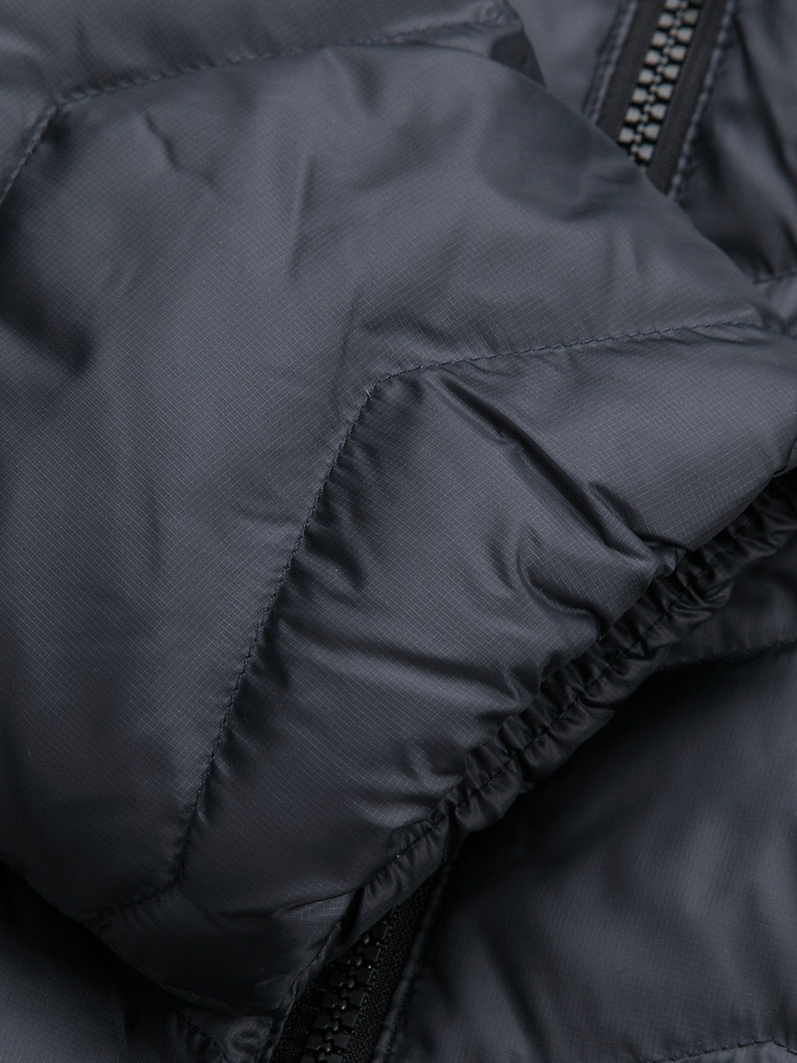 Emporio Armani安普里奥·阿玛尼 绗缝纹立领连帽男士羽绒服 6YPB15PN