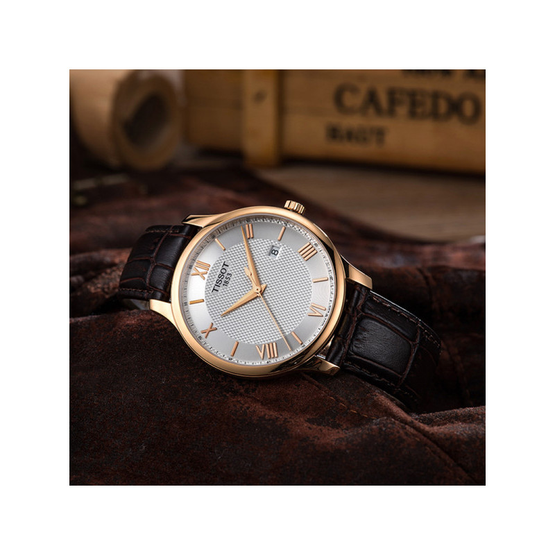 Tissot 天梭俊雅系列皮带石英男表 T063.610.36.038.00
