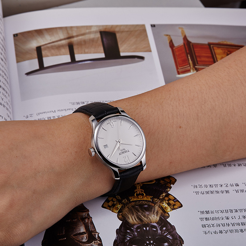 Tissot 天梭俊雅系列皮带石英女表 T063.210.16.037.00