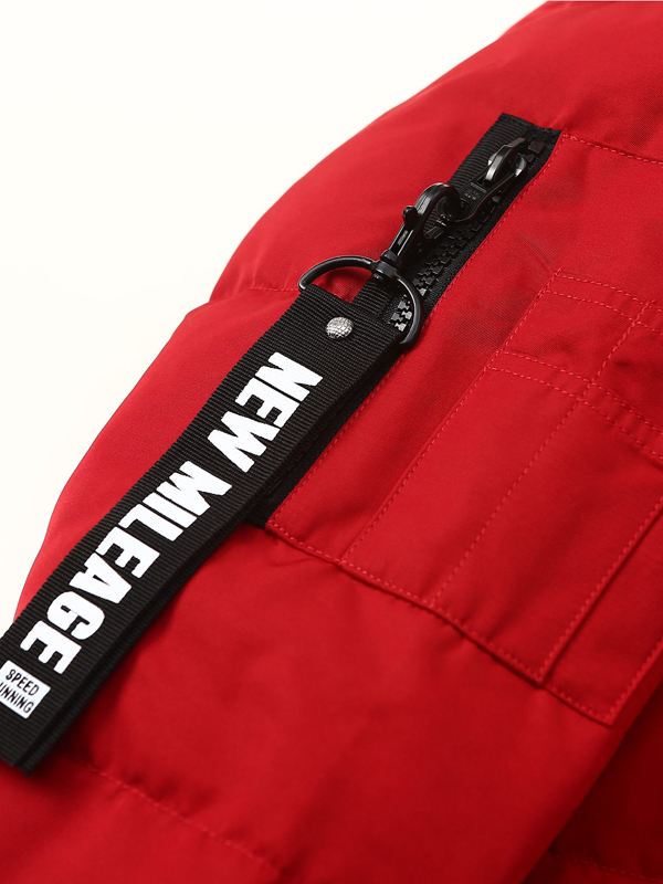 波司登BOSIDENG女士冬季常规款印字个性羽绒服 女B70142502