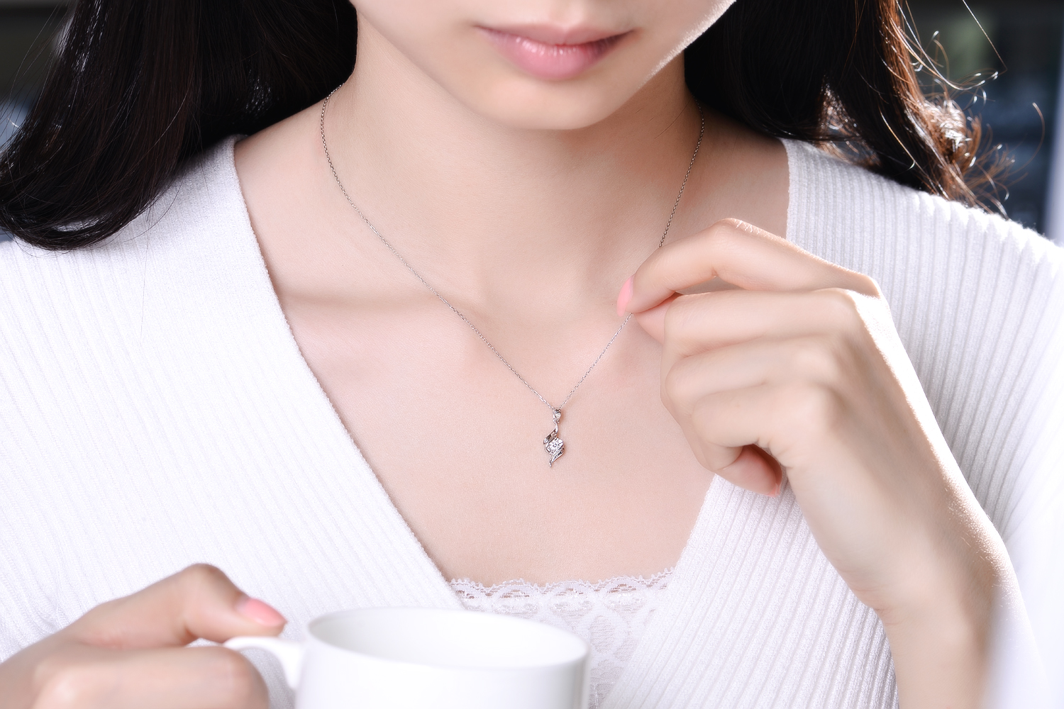 佐卡伊 邂逅 11分H色钻石吊坠