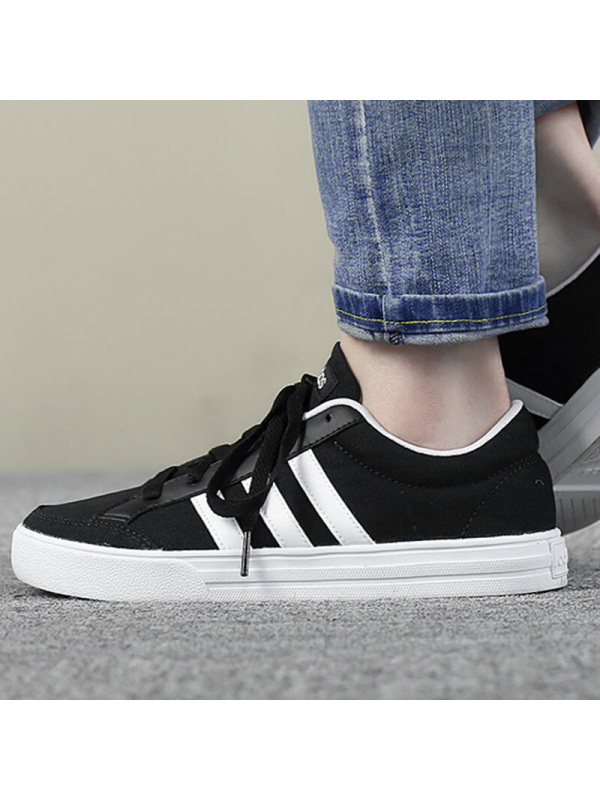 Adidas阿迪达斯女鞋春运动休闲轻便低帮透气板鞋DB0097