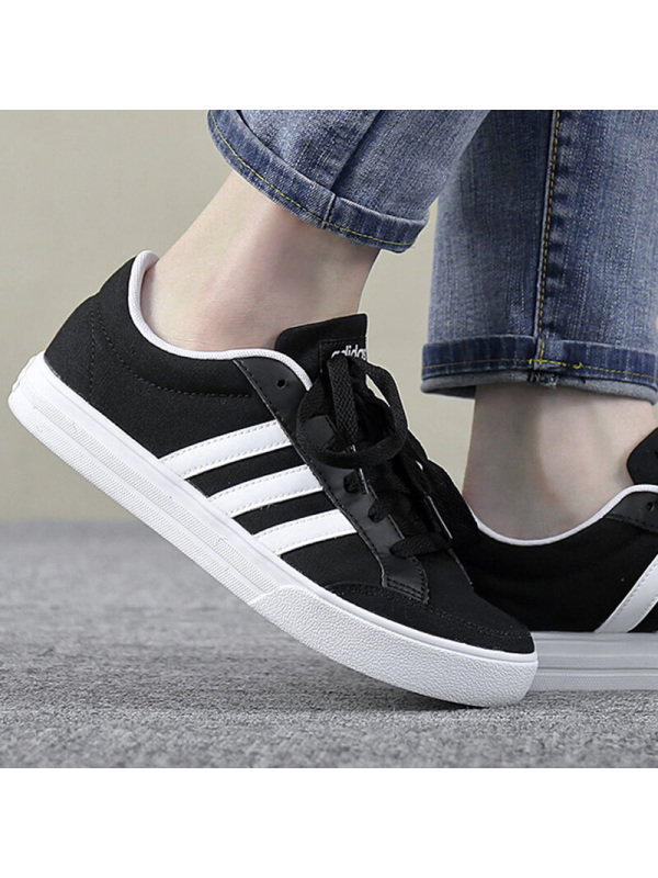 Adidas阿迪达斯女鞋春运动休闲轻便低帮透气板鞋DB0097