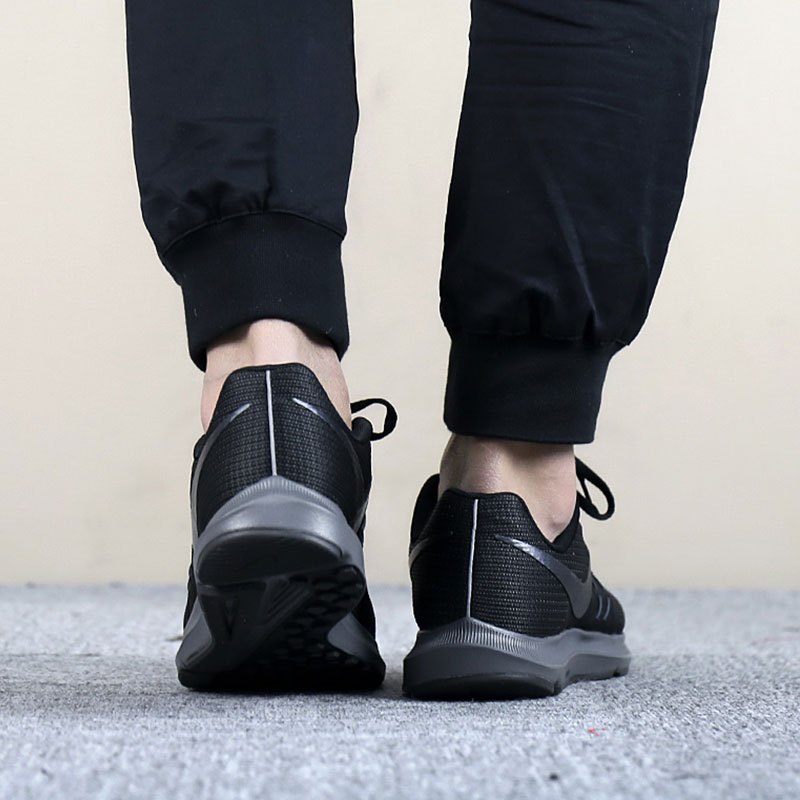 NIKE耐克男鞋春季运动鞋轻便舒适休闲跑步鞋908989-010