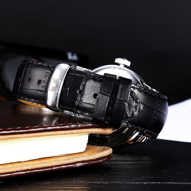 天梭(TISSOT)力洛克系列自动机械时尚商务休闲皮带男士手表T006.407.16.053.00图片
