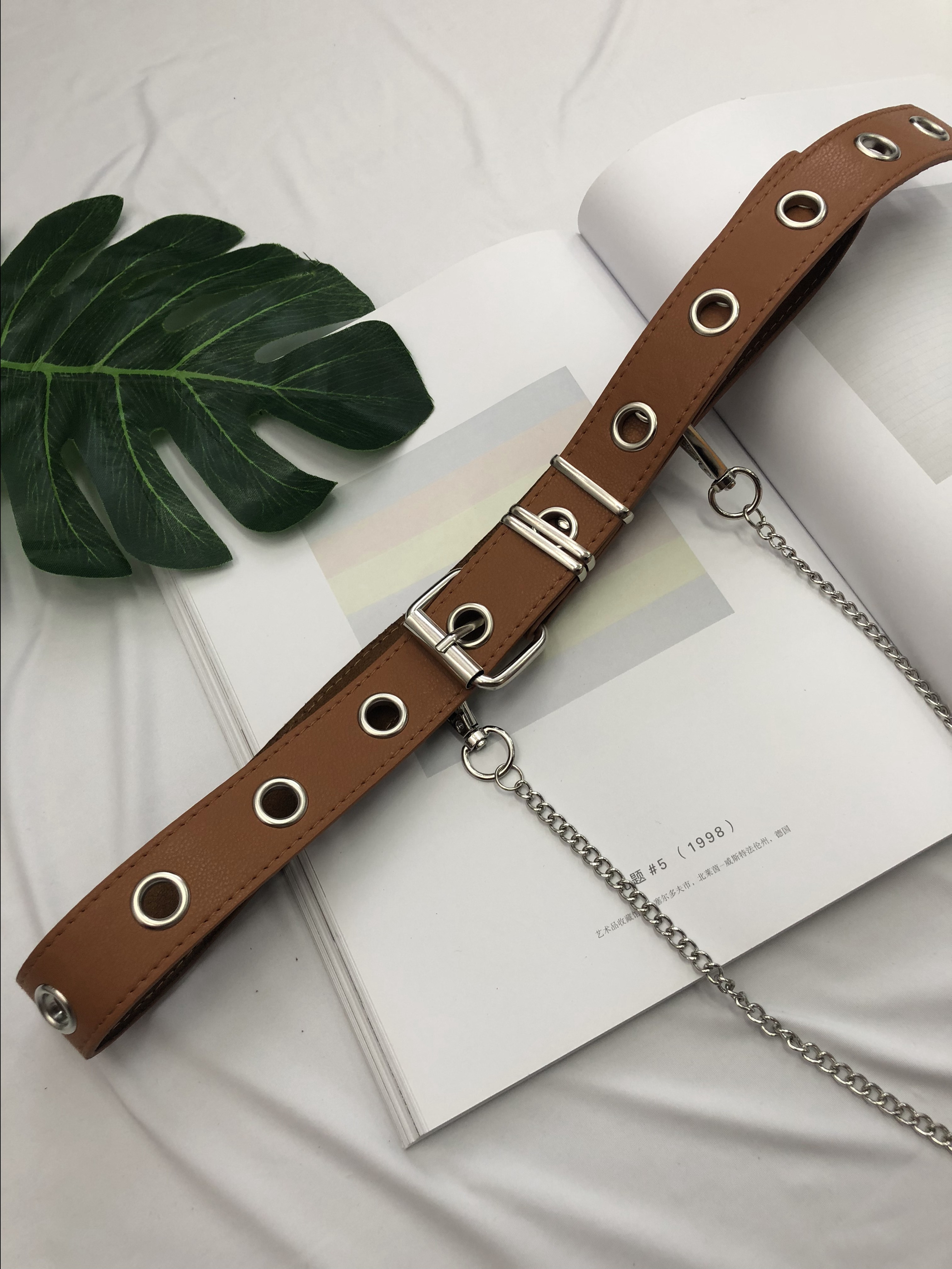 七斓ins超火的皮带女欧美朋克复古圆孔铁环休闲百搭腰带女简约ulzzang