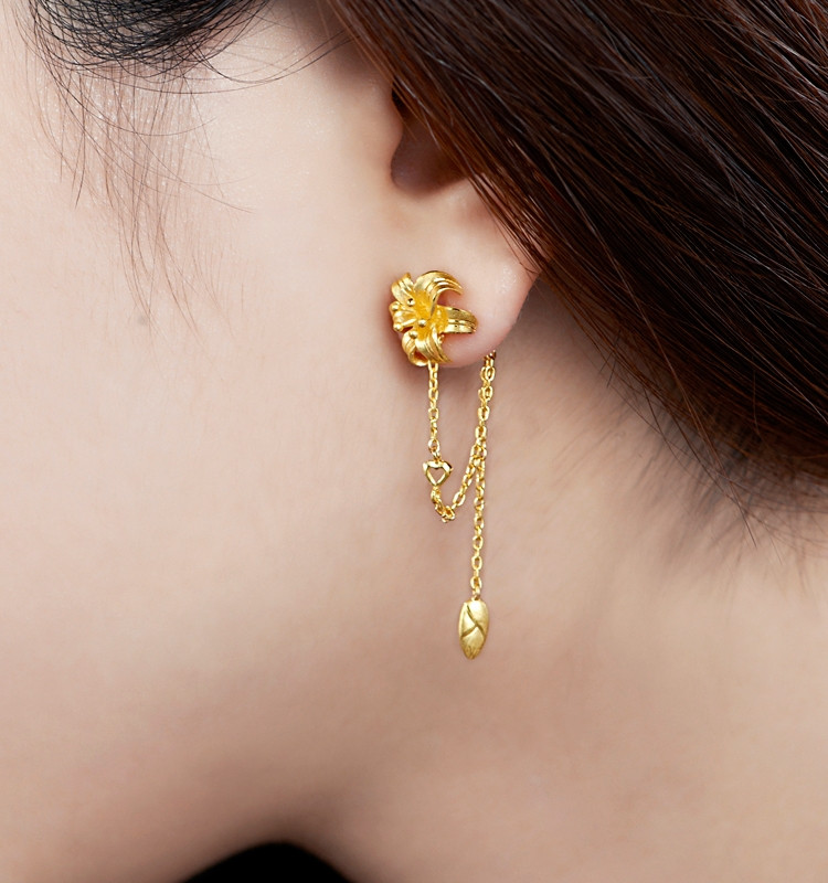 周大福婚嫁花月佳期百合黄金饰品足金耳环耳吊女款工费98计价f148916