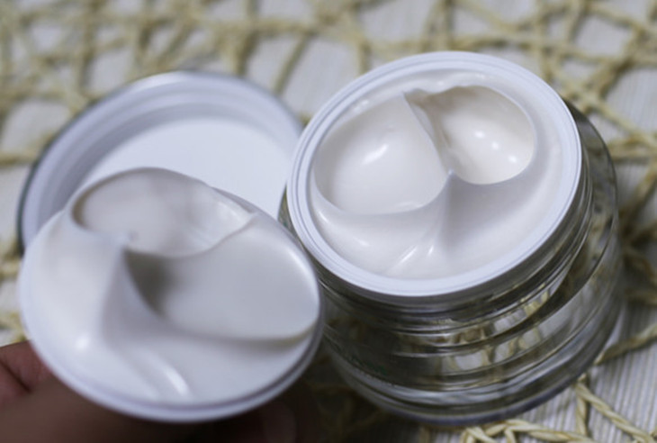 banilaco芭妮兰梦幻婚礼素颜霜提亮保湿