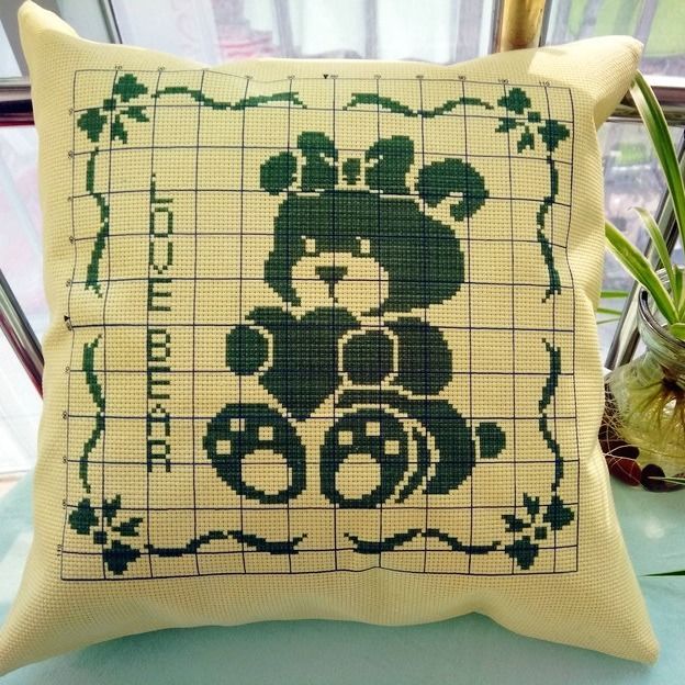 男女单色小熊 印花十字绣车抱枕订做纯手工成品 纯棉帆布 40*40cm