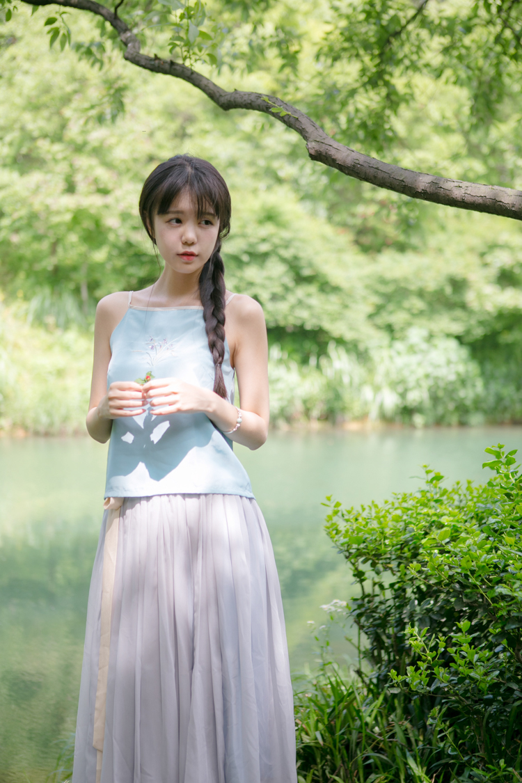 薇姬桑妮文艺森系少女淑女气质小清新中国风复古风日常汉服元素时装