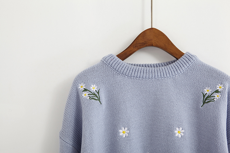 新款式秋冬新款韩版日系刺绣小花长袖套头毛衣女学生甜美百搭圆领针织