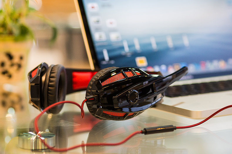 edifier漫步者g1电脑耳机专业头戴游戏耳麦降噪麦克风白色