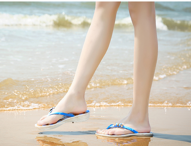 品牌女鞋海边度假沙滩鞋时尚人字拖女夏防滑平底韩版夹脚浴室洗澡拖鞋