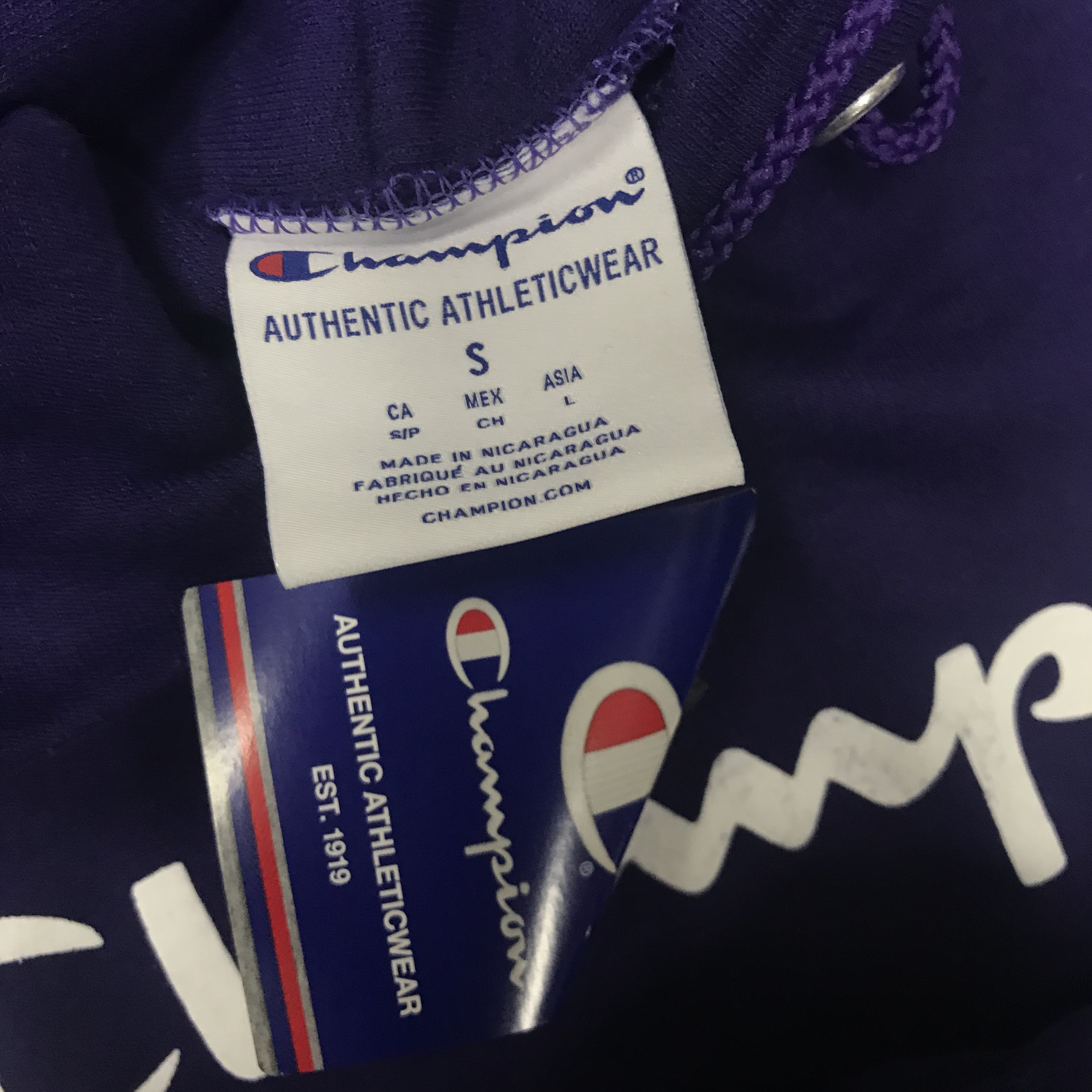 通用吊牌价:599上市时间:2018年秋季类别:套头衫品牌:冠军(champion)