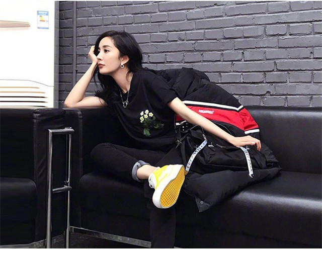 新款式2021明星同款杨幂短袖宽松版简约百搭t恤女圆领印花情侣装打底