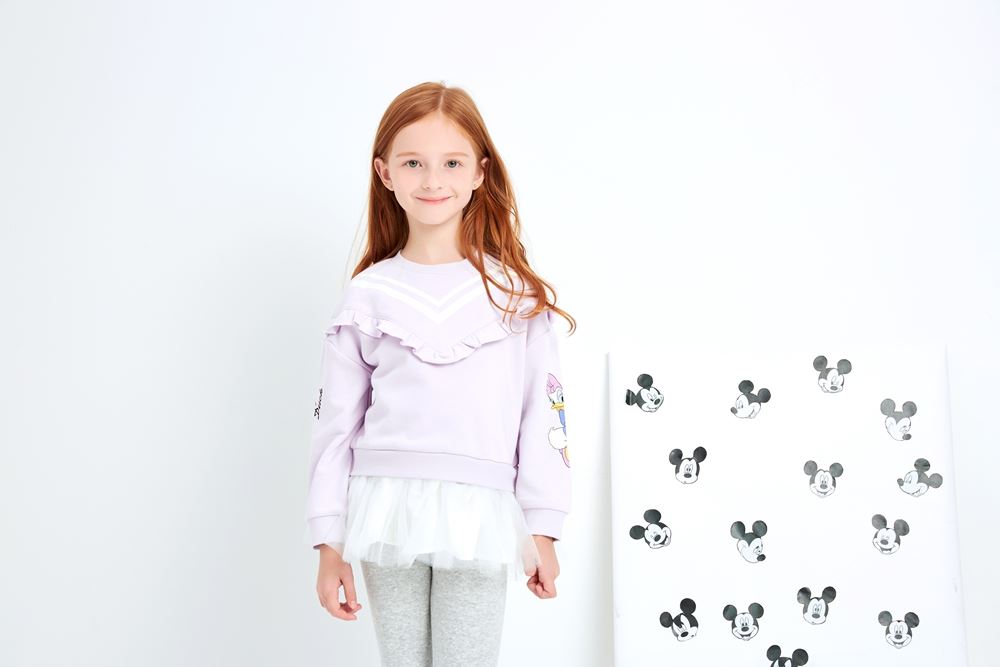 moomoo莫莫童装女童唐老鸭套头木耳边卫衣