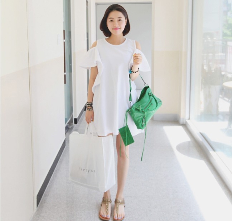 薇姬桑妮夏天上衣性感漏肩t恤斜肩t恤露肩短袖t宽松单肩拼接衣服文艺