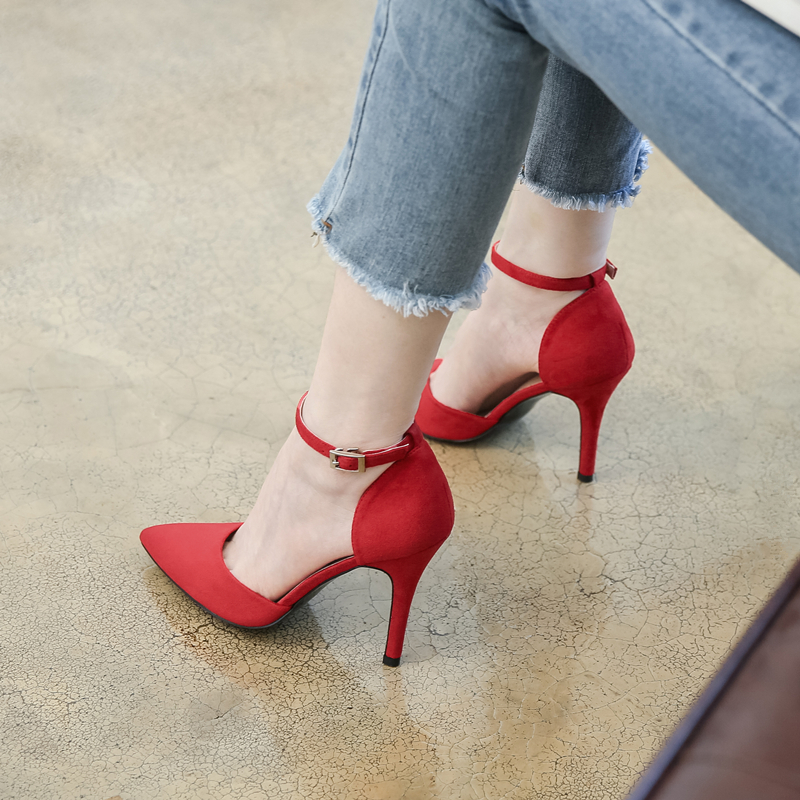 2018早春季新款大红色高跟鞋女一字扣带细跟尖头韩版百搭婚鞋单鞋