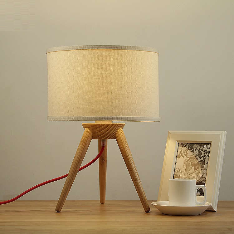 木质台灯简约现代文艺个性三脚日式简约麻布灯罩装饰床头台灯米白色