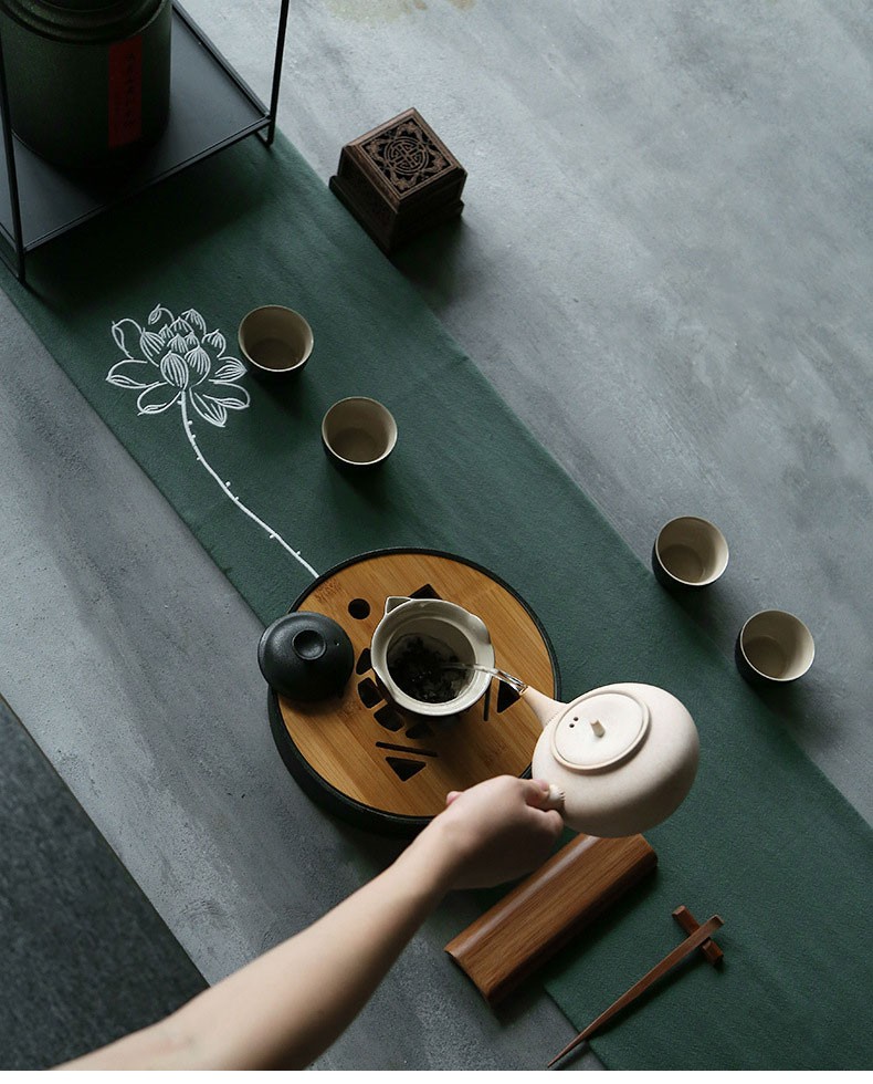荷花与茶的茶席主题图片