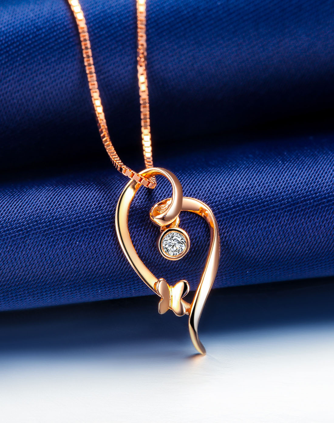 佐卡伊 风情 玫瑰18k金钻石吊坠