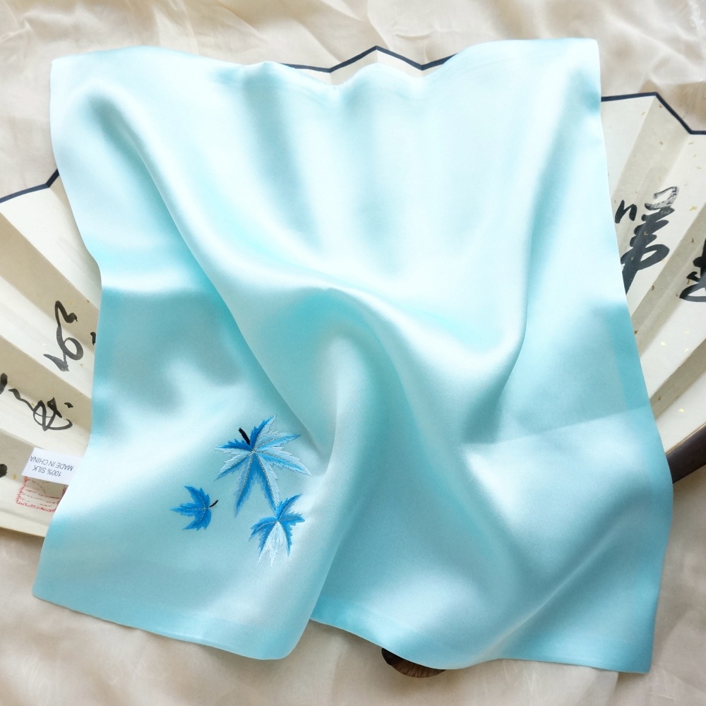 qma新款纯手工刺绣手帕原创设计绣花丝绸枫叶手绢2017新款包邮含礼盒