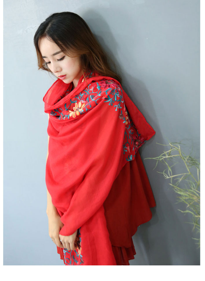 2017年围巾女春秋百搭女士大刺绣两用披肩多用纱巾夏季防晒沙滩巾丝巾