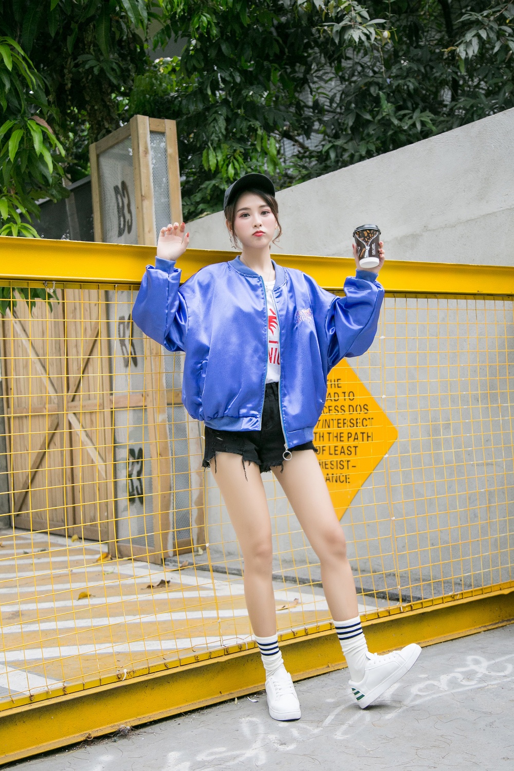 薇姬桑妮女士夹克 薇姬桑妮缎面棒球服女2017秋季韩版粉红豹卡通刺绣