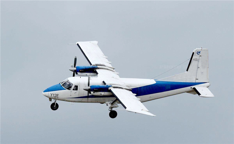 运-12换装两台普·惠pt6a三桨叶涡轮螺旋桨发动机;采用新型翼型,粘合