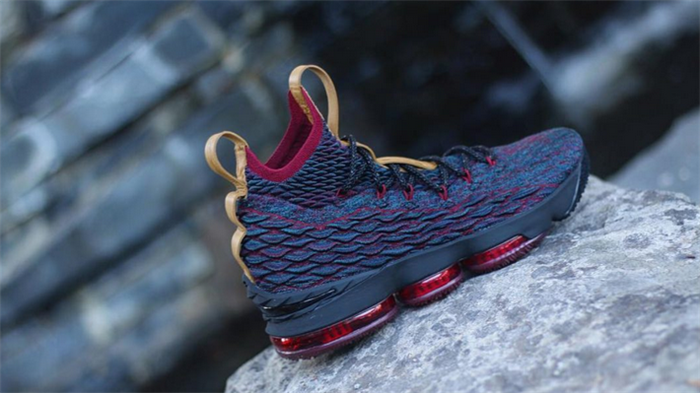 nike lebron 15耐克男鞋 美国正品lbj15詹姆斯15代黑金骑士运动篮球鞋