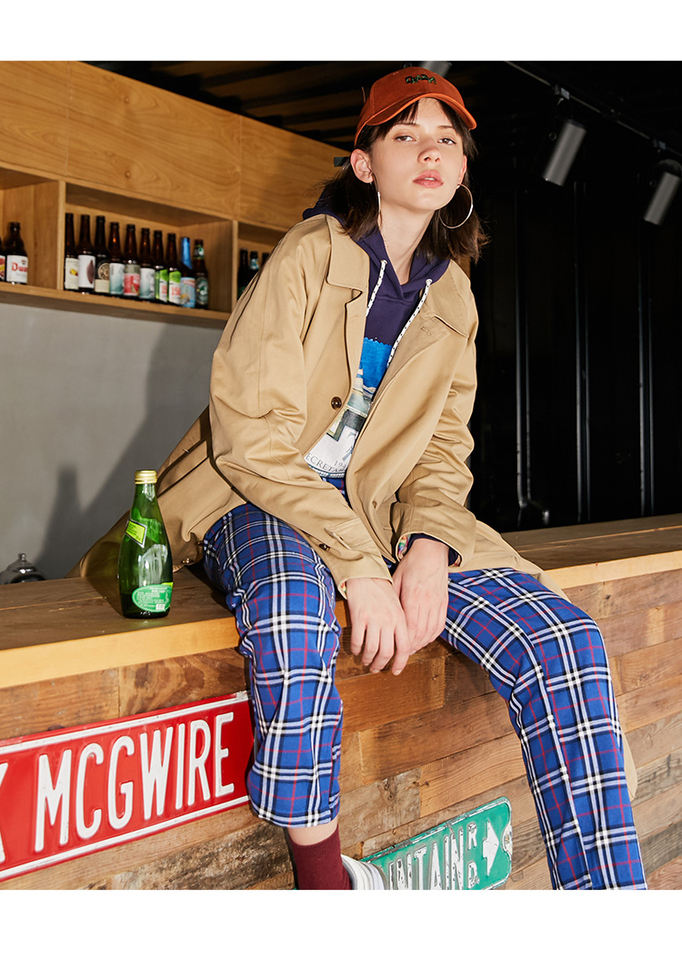 unifree2018秋季新款女装纯色翻领长袖单排扣中长款风衣uh183c089