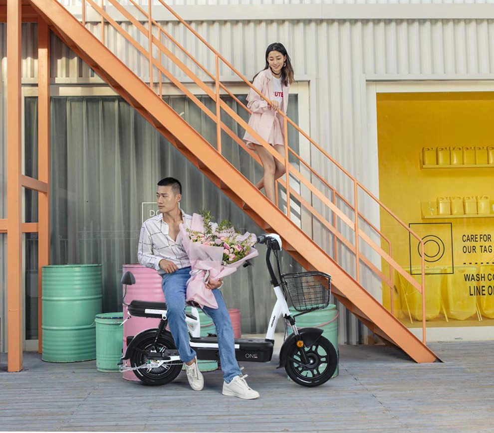 爱玛aimi小爱蜜电动车代步电瓶车新国标车型48v简约踏板车博世电机