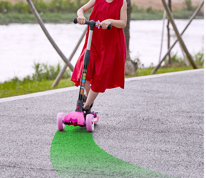 儿童滑板车四轮小孩折叠闪光滑滑车宝宝踏板车简约小清新男女童滑板车