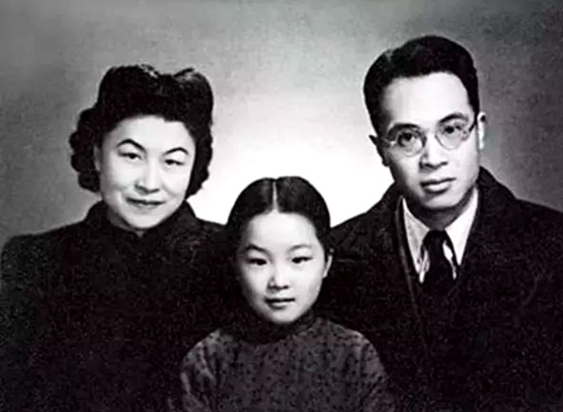 此书为缅怀杨绛先生离世,三联书店联合当当网独家定制此版本,《我们仨