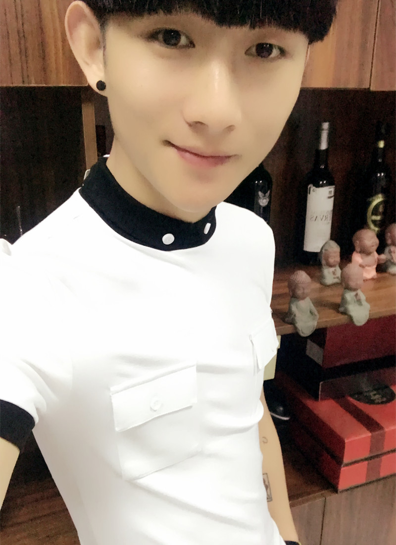 902新款快手红人同款青年短袖修身棉t恤紧身翻领小衫社会精神小伙潮男