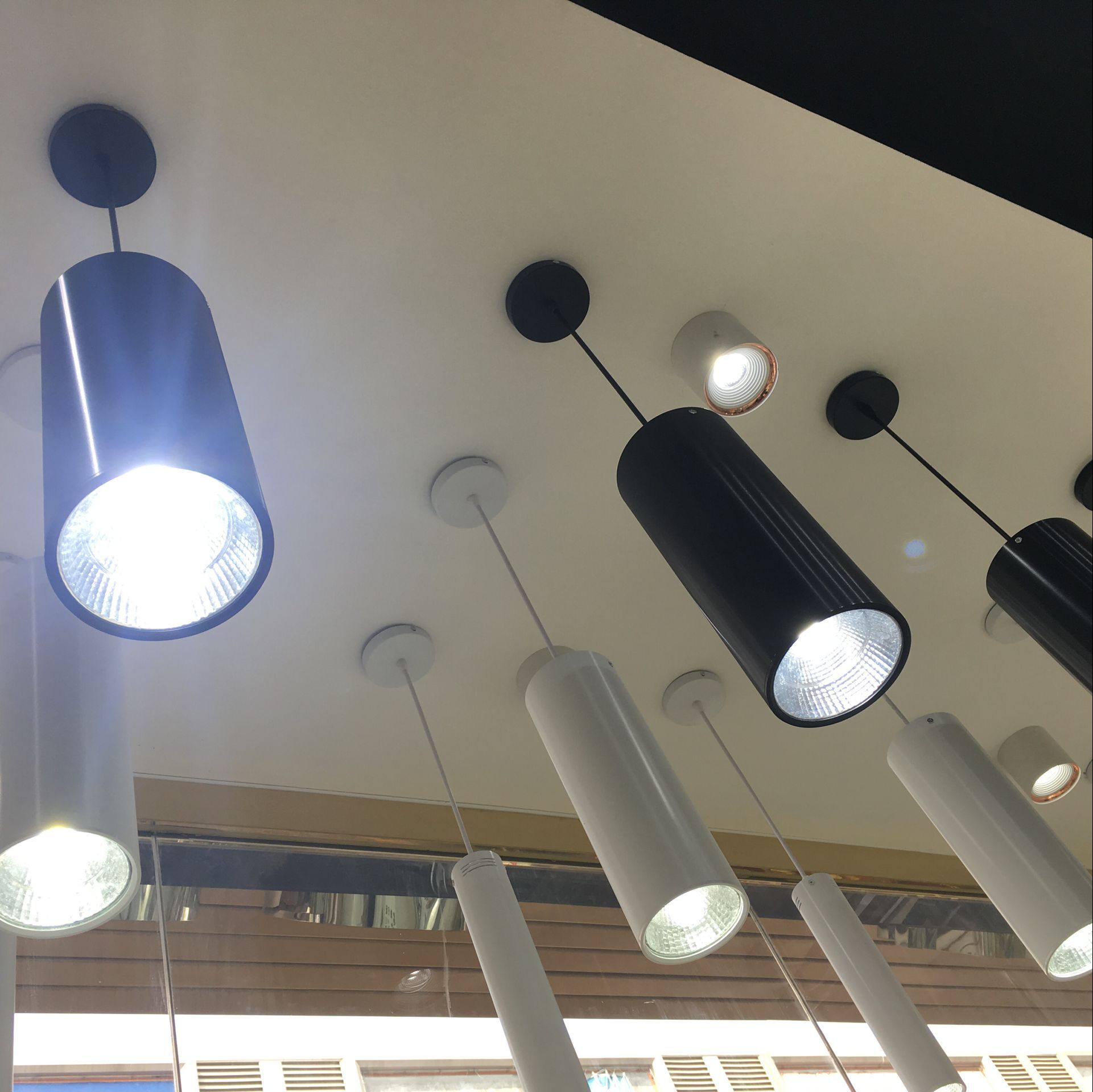 led明装筒灯加长cob圆柱线灯餐厅前台长筒圆筒艺术单头北欧射灯波迷娜