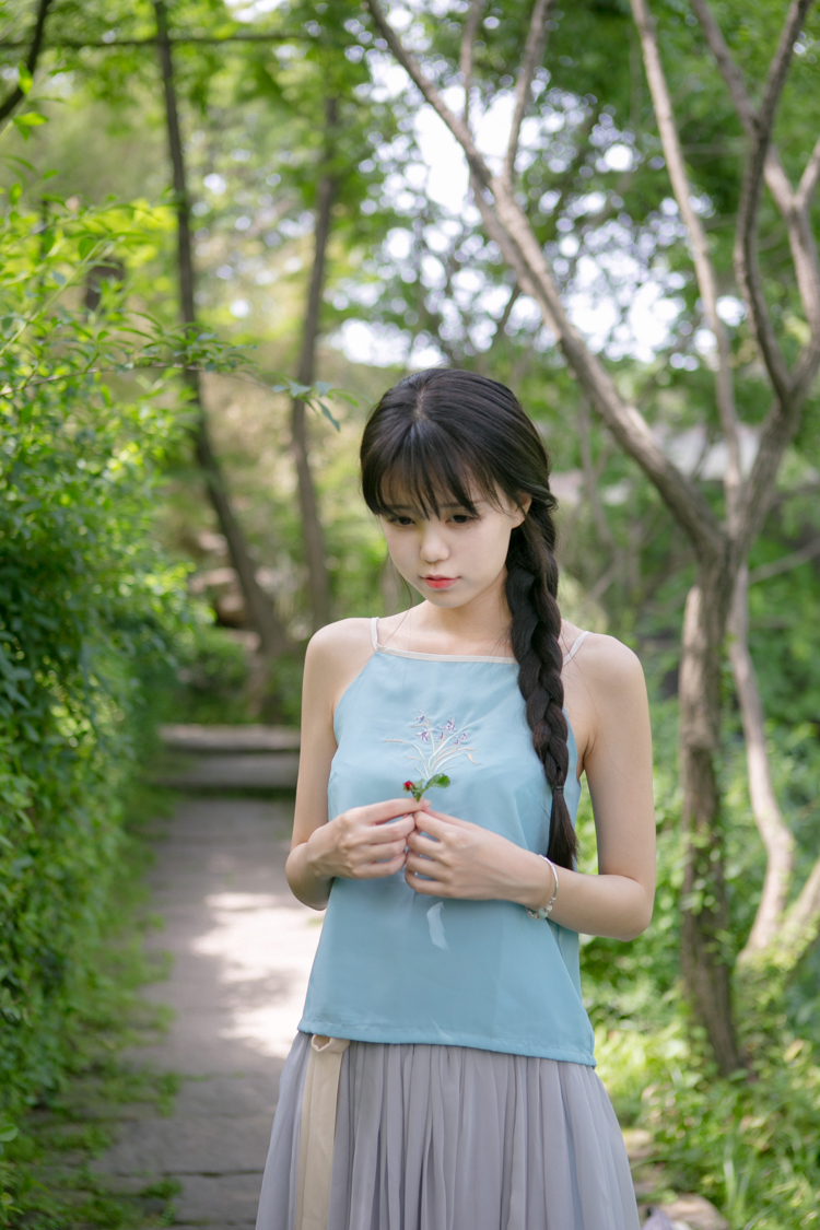 薇姬桑妮文艺森系少女淑女气质小清新中国风复古风日常汉服元素时装