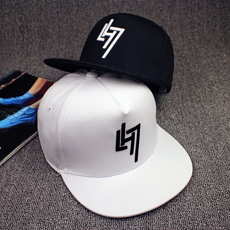 828新款鹿晗同款刺绣字母lh7情侣时尚嘻哈帽学生休闲
