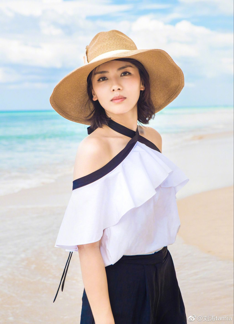 828新款欢乐颂2安迪刘涛同款漏肩上衣女边性感露背挂脖雪纺衫
