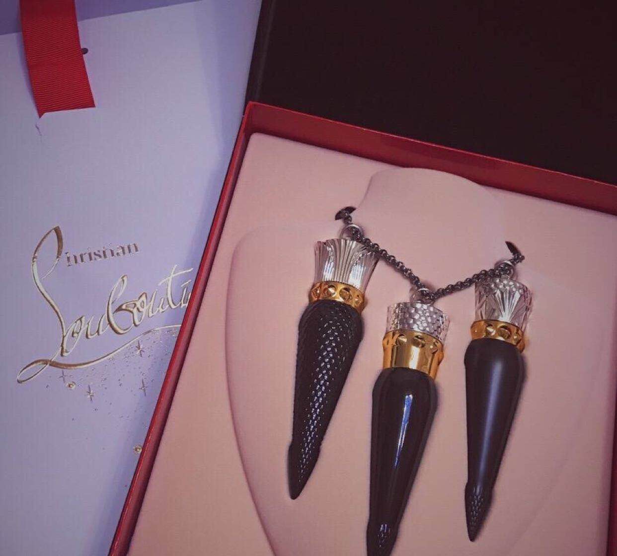 萝卜丁口红christianlouboutincl口红萝卜丁女王权杖黑管口红001m刻字