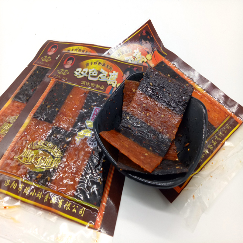 周小玲双色豆腐辣条25g60袋日本豆腐辣片80后童年怀旧零食双色豆腐50