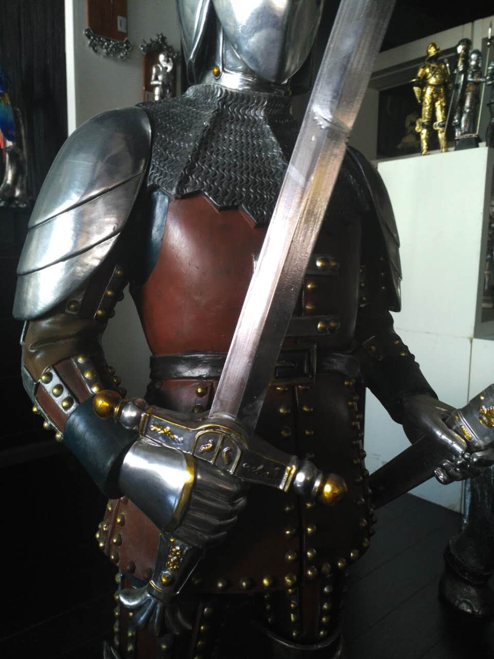 罗马铠甲武士大型大件落地拿剑电镀工艺品酒吧会所迎宾装饰品摆件